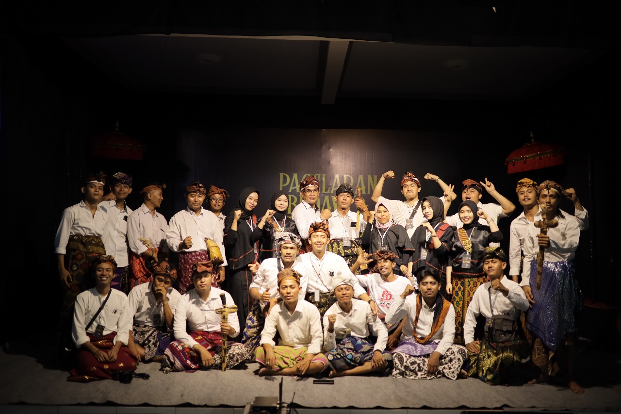 Desa Sakra Gelar Pagelaran Budaya & Tosan Aji, Serukan Semangat “Muda Berbudaya”
